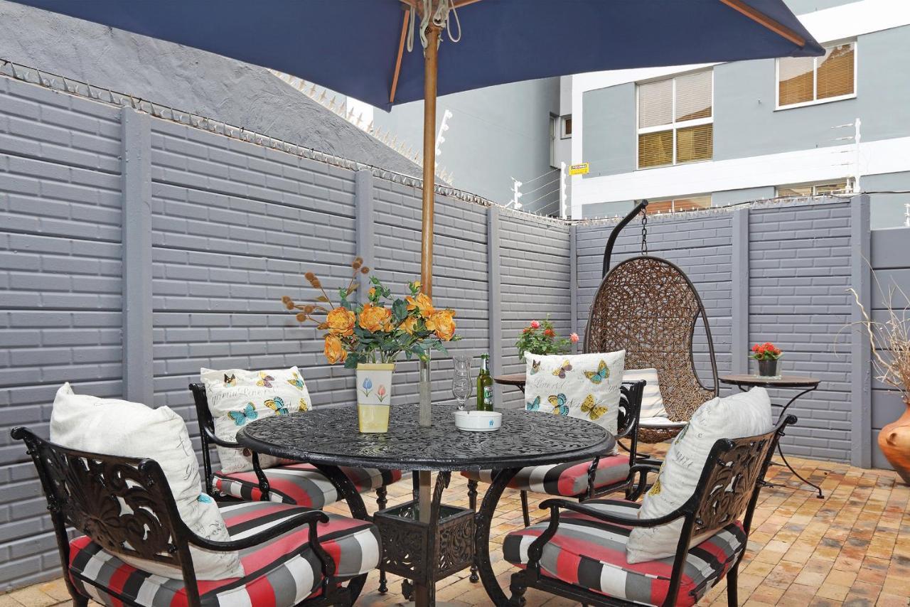 40 Winks Guest House Green Point Cape Town Exterior photo